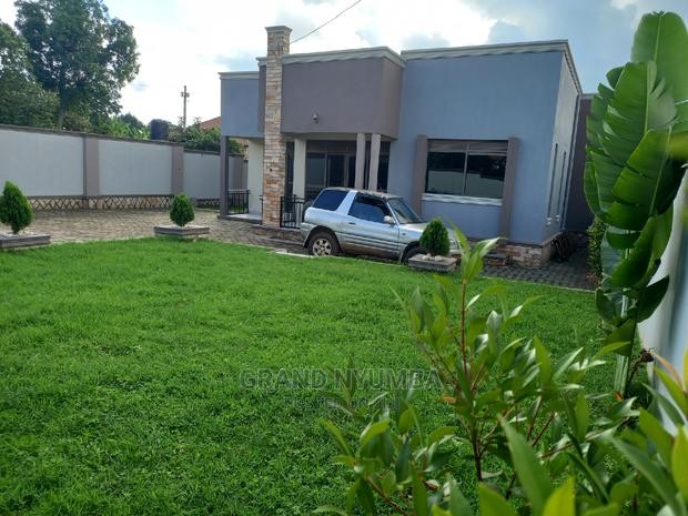 4 Bdrm House in Kira