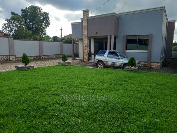 4 Bdrm House in Kira