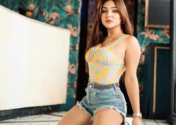 INA Metro, ¶¶ 9643077921 ¶¶ Call girls in Delhi 5500/-