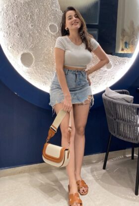(9211479038) Call Girls In Jhandewalaan Metro Station